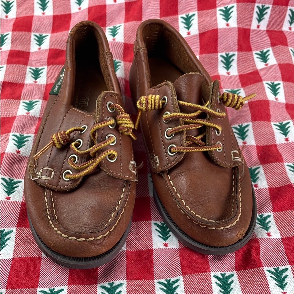 Vintage Eastland Brown Moccasins with Classic Design
